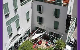 Via Mina Hotel